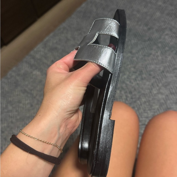 Hermes Oran Silver Slide Sandals
Eu 38 - Picture 3 of 9